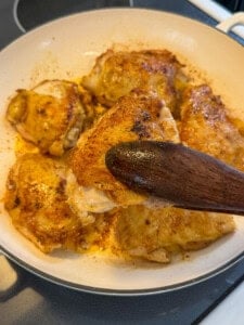 searing chicken thighs in pan
